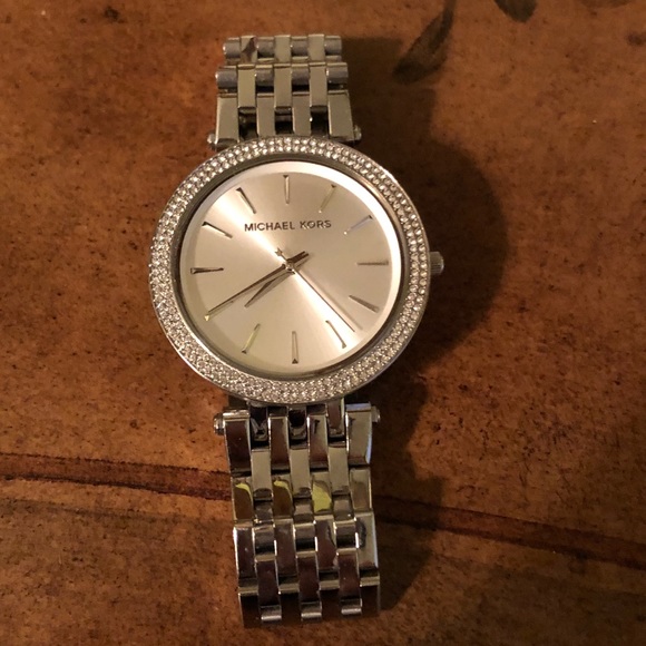 Watch - Picture 1 of 5